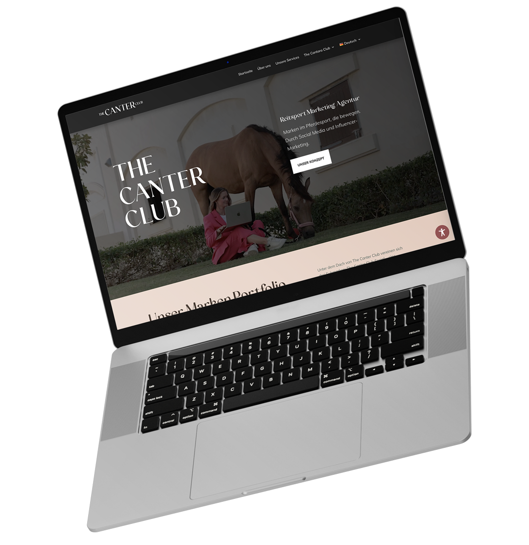Ein leicht perspektivisch gedrehter Laptop, auf dem man die Startseite der Website The Canter Club sieht.